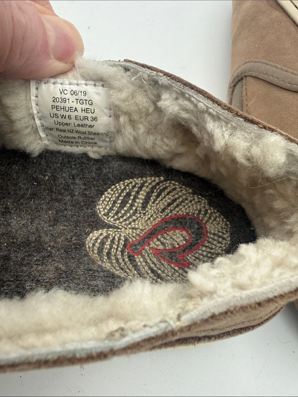 Women’s OluKai Pehuea Heu leather shearling-lined slip-on sneakers taupe sz 6